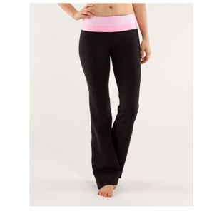 Lululemon Black‎ / Pink Straight Leg 6 0313